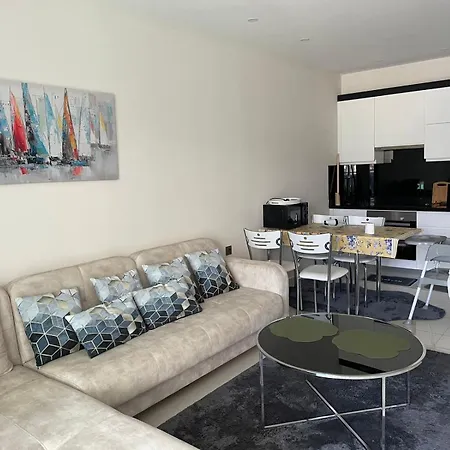 Modern Flat By Mediterranean